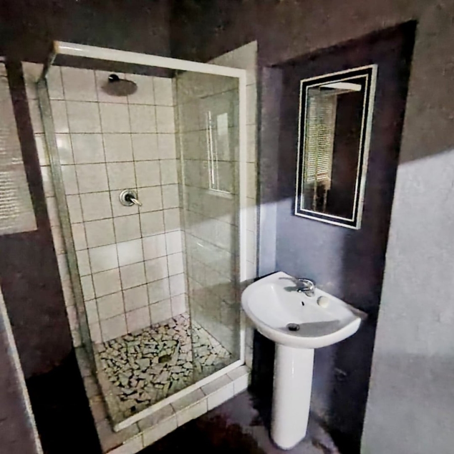 6 Bedroom Property for Sale in Highgate Eastern Cape